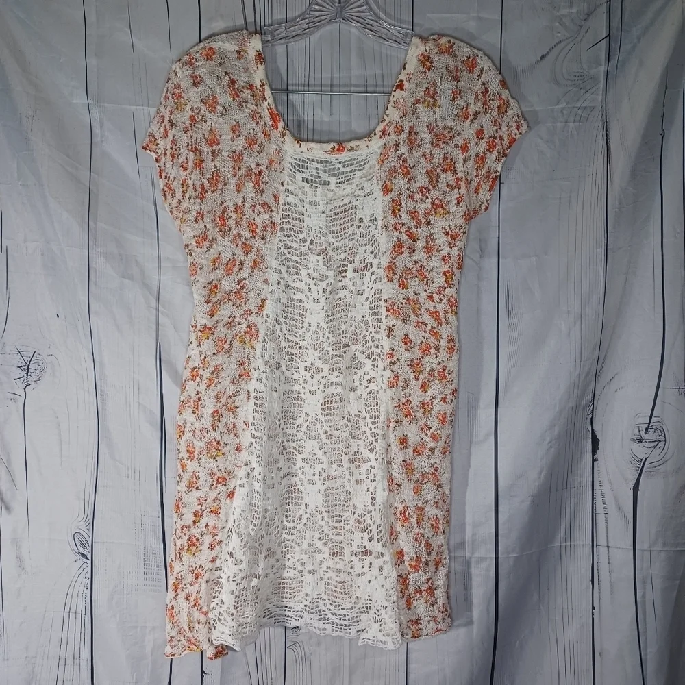 Free people boho ditsy floral White Pink Crochet Lace Hippie Top